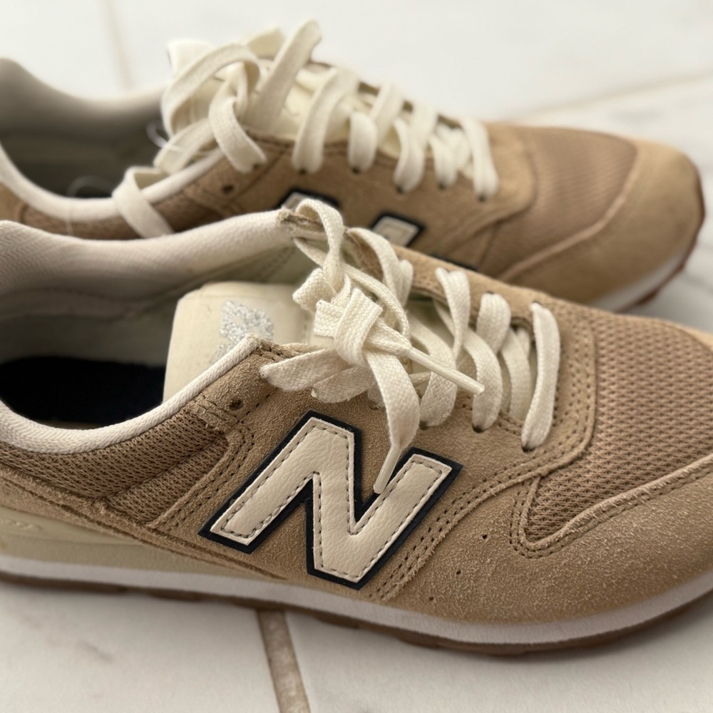 New Balance 996 Sneakers